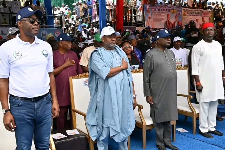 Party leaders and supporters at a public APM event